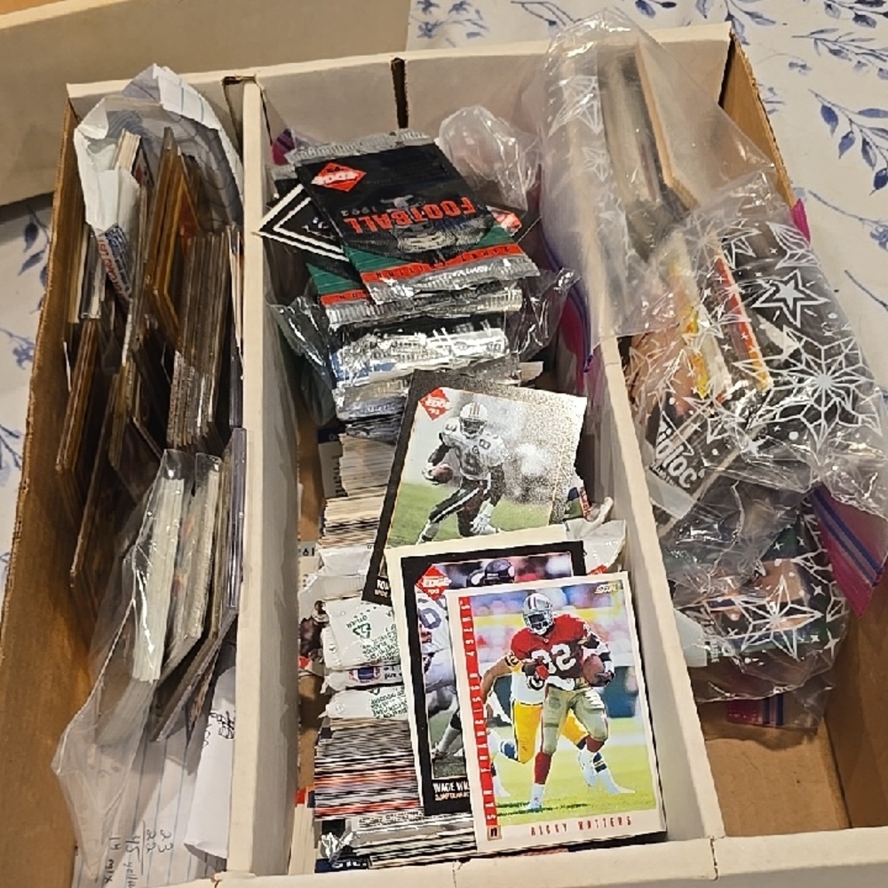 FOOTBALL NFL CARD LOTS 350 Cards Very Good 1990s Mystery